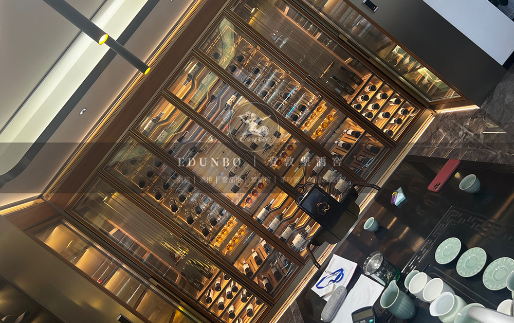 香港别墅高定酒柜